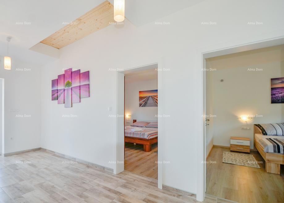 Vendita di un appartamento su due piani con grande giardino e garage, Ližnjan!