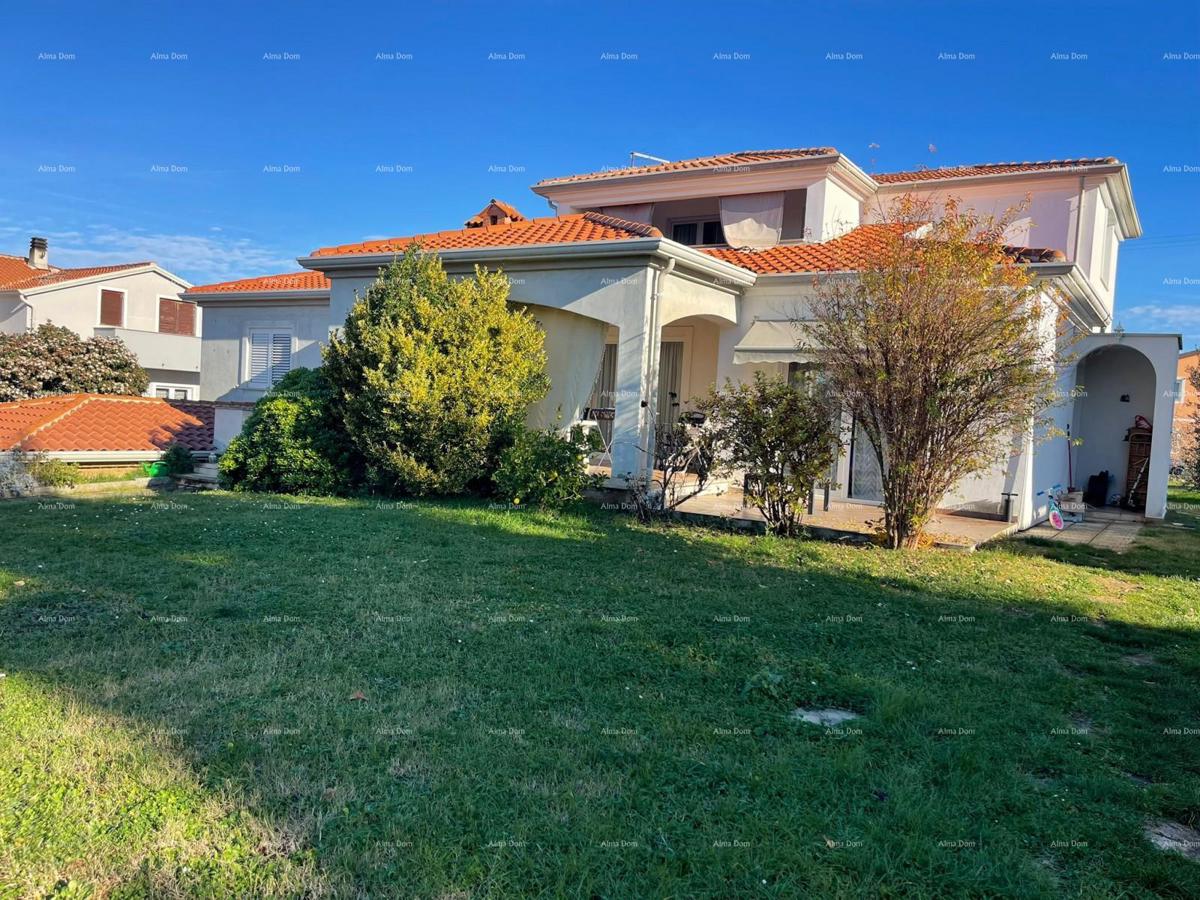 Umag! Casa con ampio giardino e terrazza.