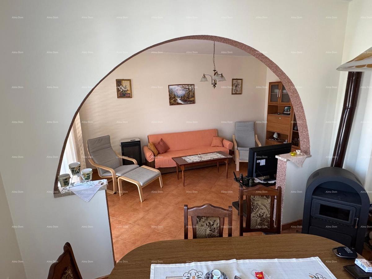 Casa nel centro di Marčana con 2 appartamenti, cantina e laboratorio