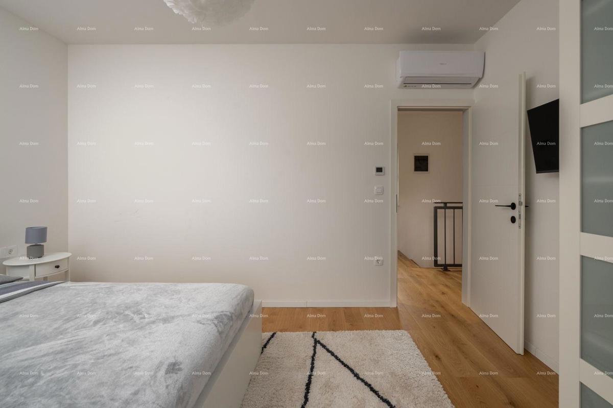 Vendita di una casa di nuova costruzione, arredamento moderno con piscina, Rakalj!