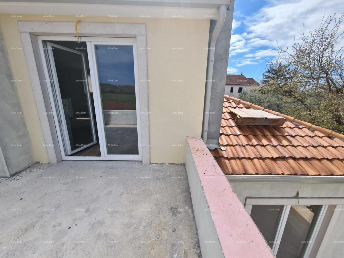 Elegante villa in un ambiente tranquillo vicino al mare con vista su vigneti e uliveti