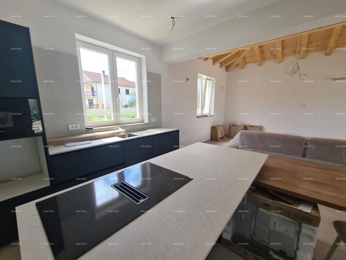 Elegante villa in un ambiente tranquillo vicino al mare con vista su vigneti e uliveti