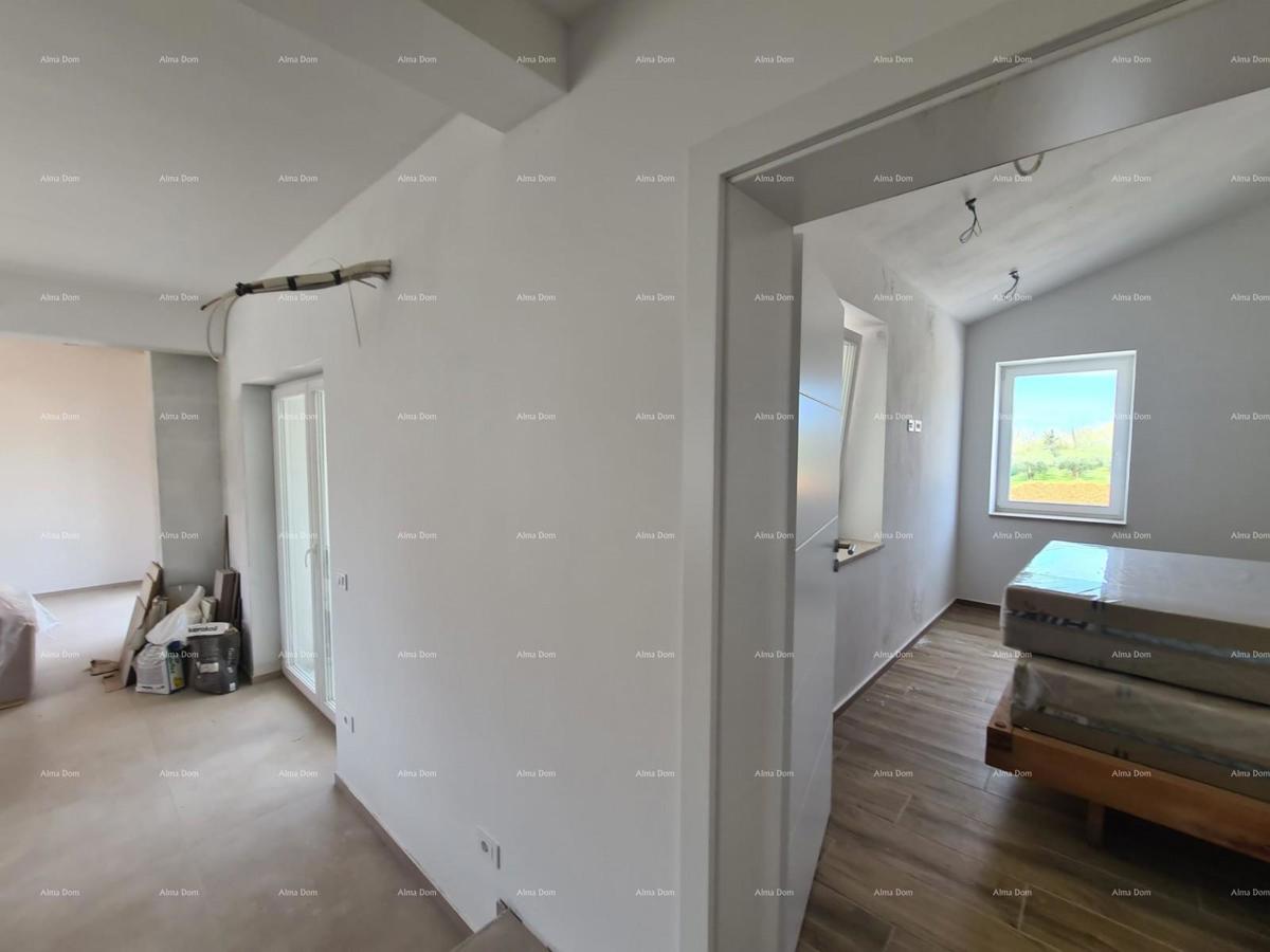 Elegante villa in un ambiente tranquillo vicino al mare con vista su vigneti e uliveti