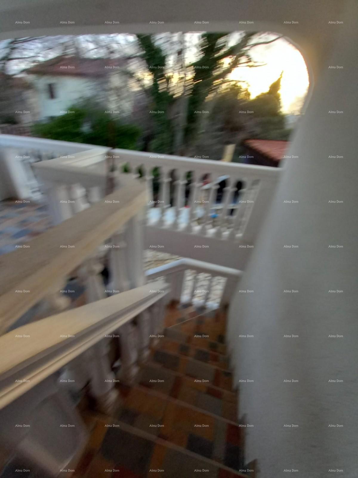 Vendita di una casa con due unità abitative separate, Šišan!