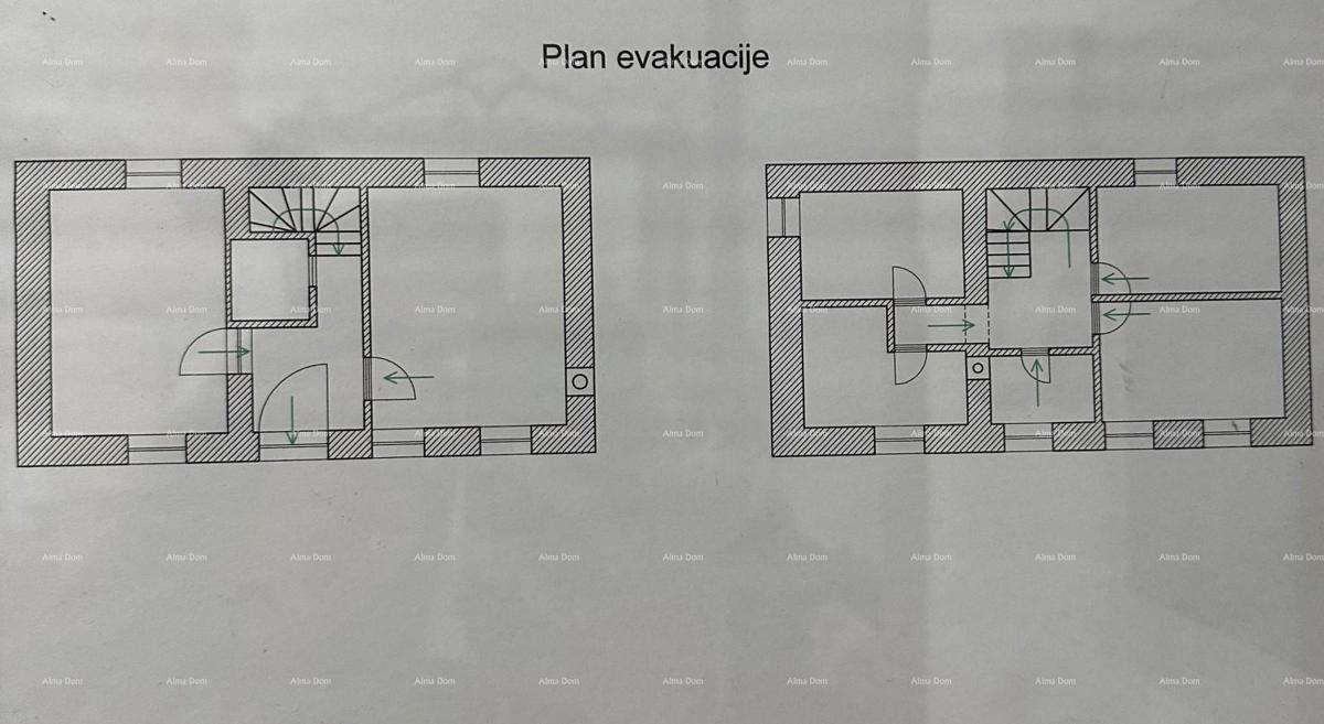 Casa in pietra con edificio legalizzato nel giardino