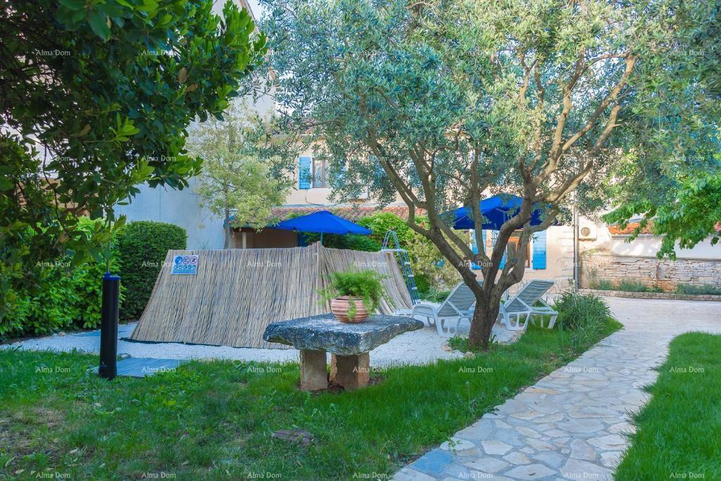 Casa in pietra con edificio legalizzato nel giardino