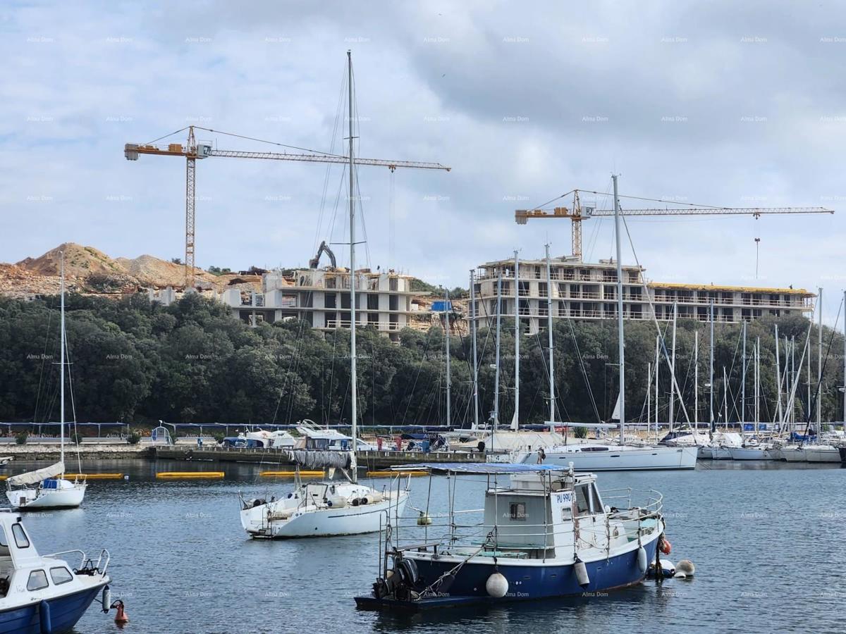 Vendita di appartamenti moderni in un edificio esclusivo con vista sul porto turistico, Pola!