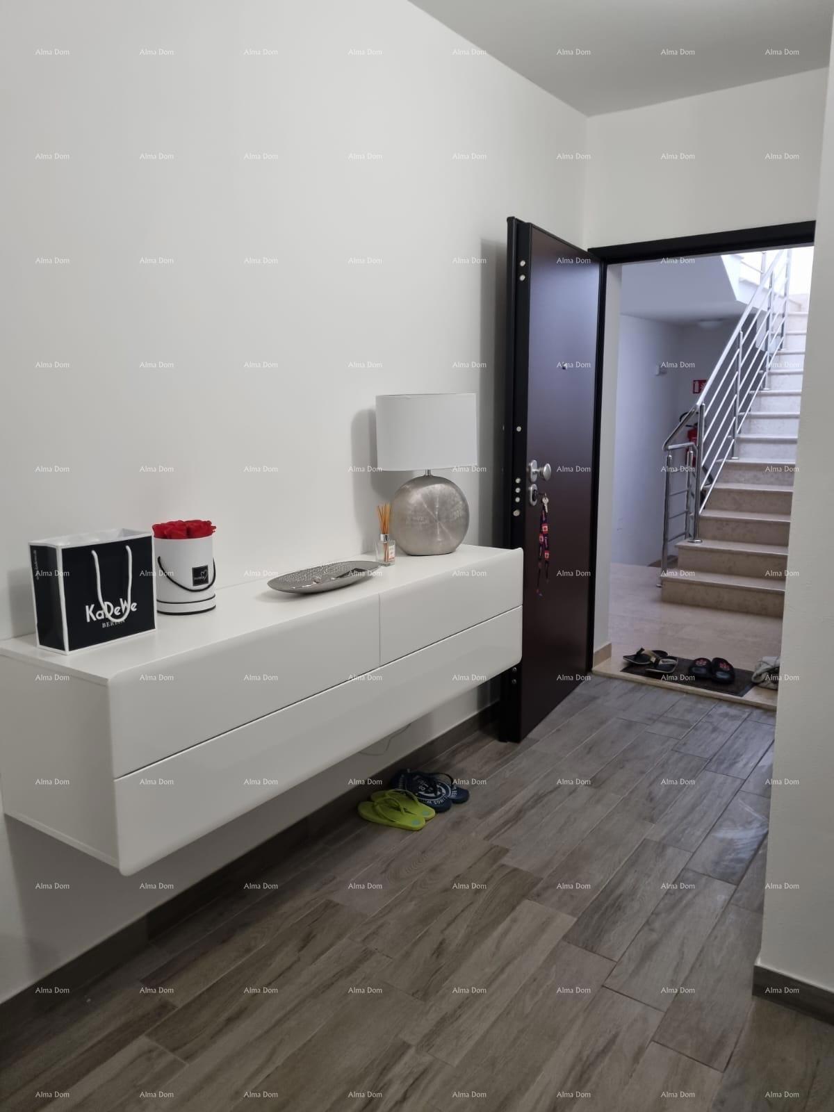 Moderno appartamento con una camera da letto a Vodnjan