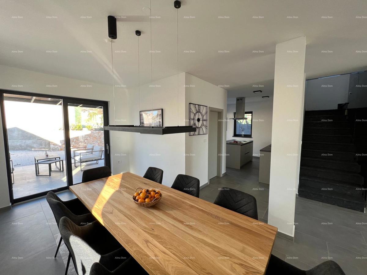 Vendita di una moderna villa con piscina, Svetvinčenat!