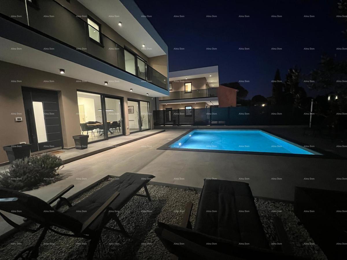 Vendita di una moderna villa con piscina, Svetvinčenat!