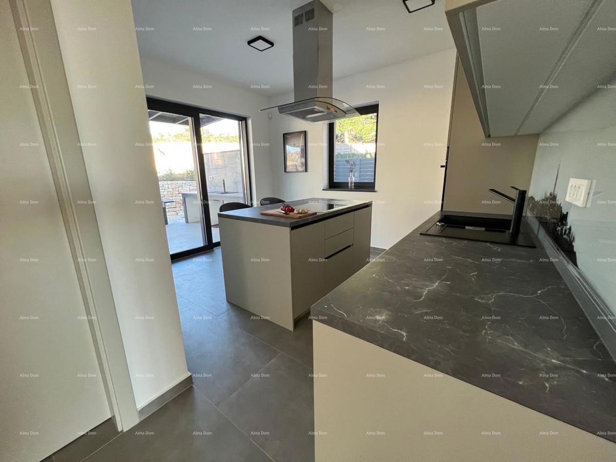 Vendita di una moderna villa con piscina, Svetvinčenat!