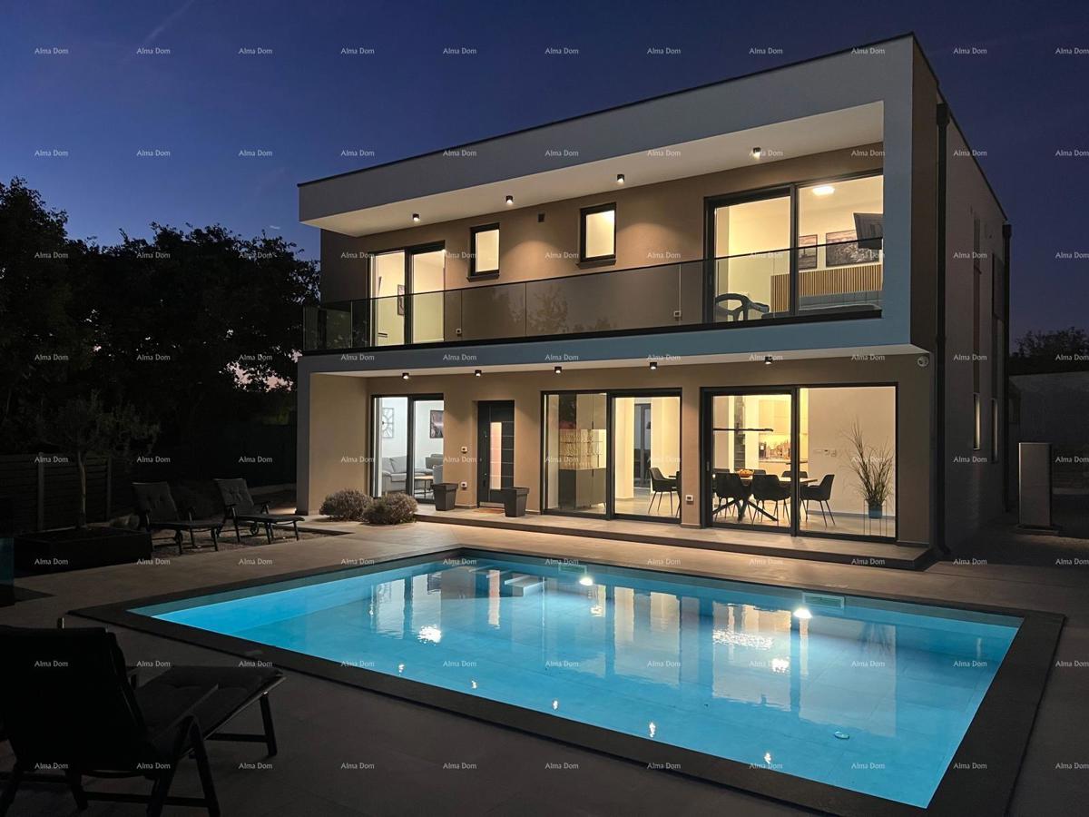 Vendita di una moderna villa con piscina, Svetvinčenat!