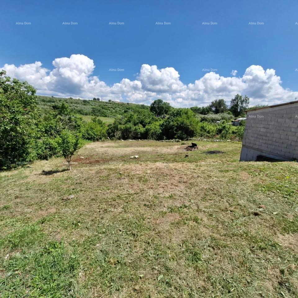 In vendita terreno edificabile attraente con progetto e infrastruttura a Brtonigla