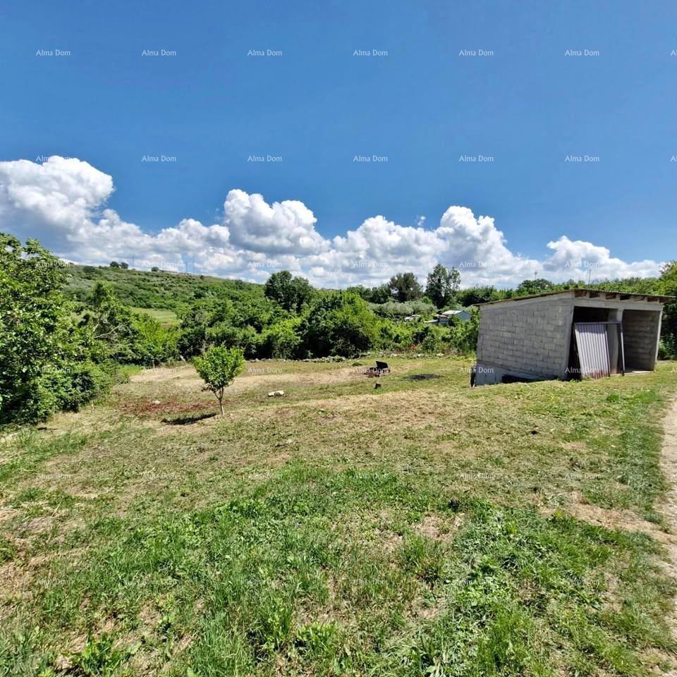 In vendita terreno edificabile attraente con progetto e infrastruttura a Brtonigla