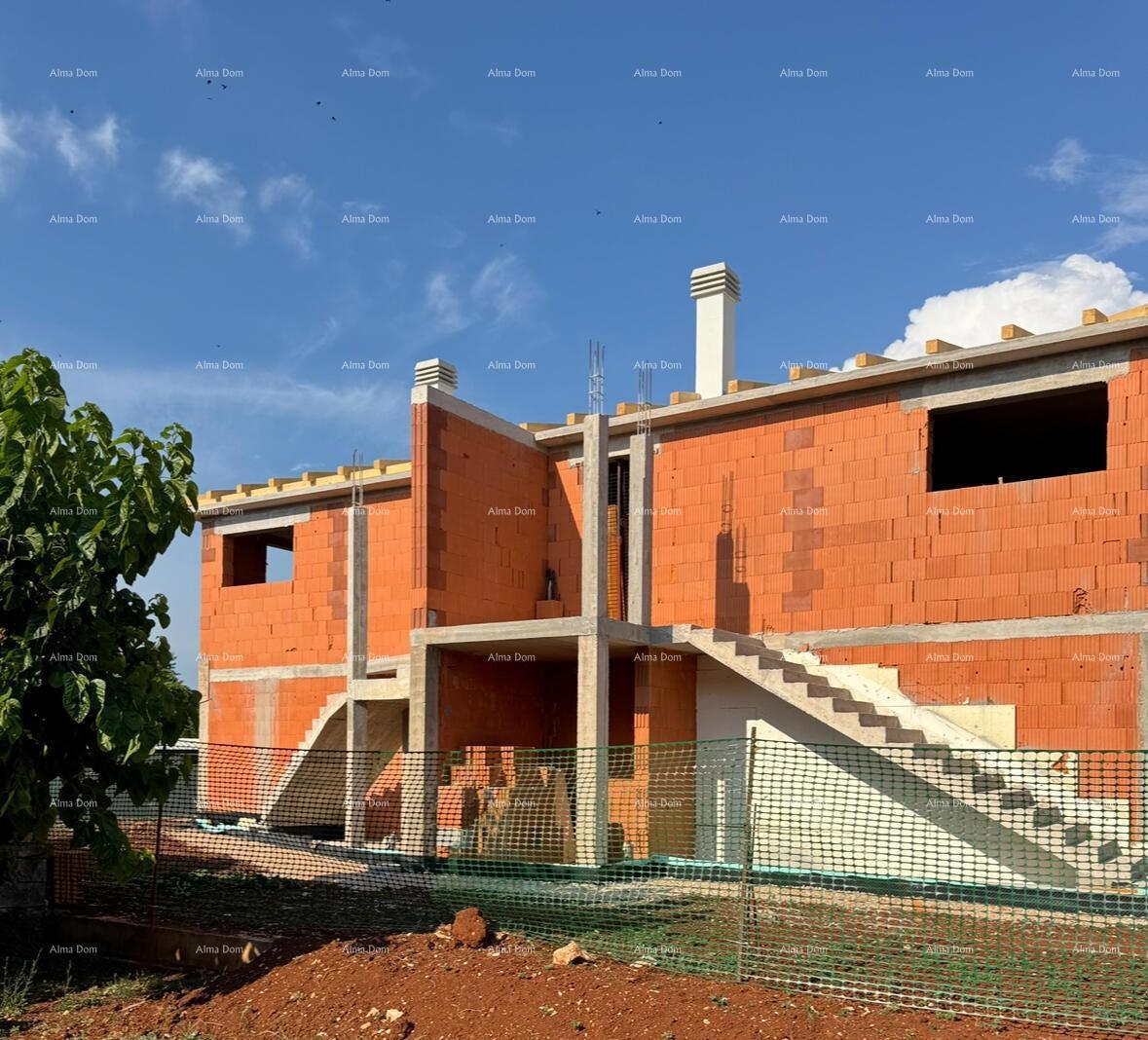 Vendita di appartamenti in costruzione, a 400 m dalla spiaggia e dal mare, Novigrad!