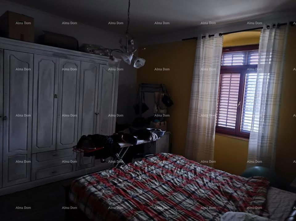 In vendita – spazioso appartamento a Pola, 110 m²