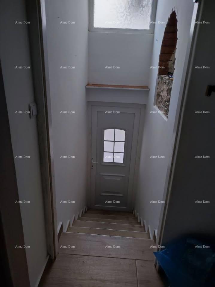 In vendita – spazioso appartamento a Pola, 110 m²