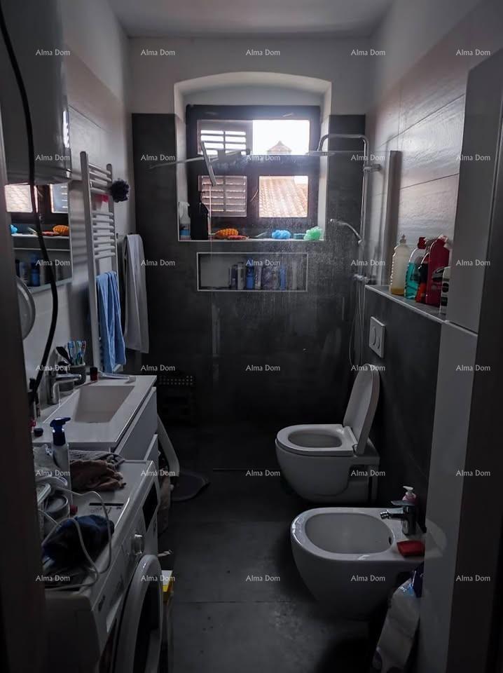 In vendita – spazioso appartamento a Pola, 110 m²