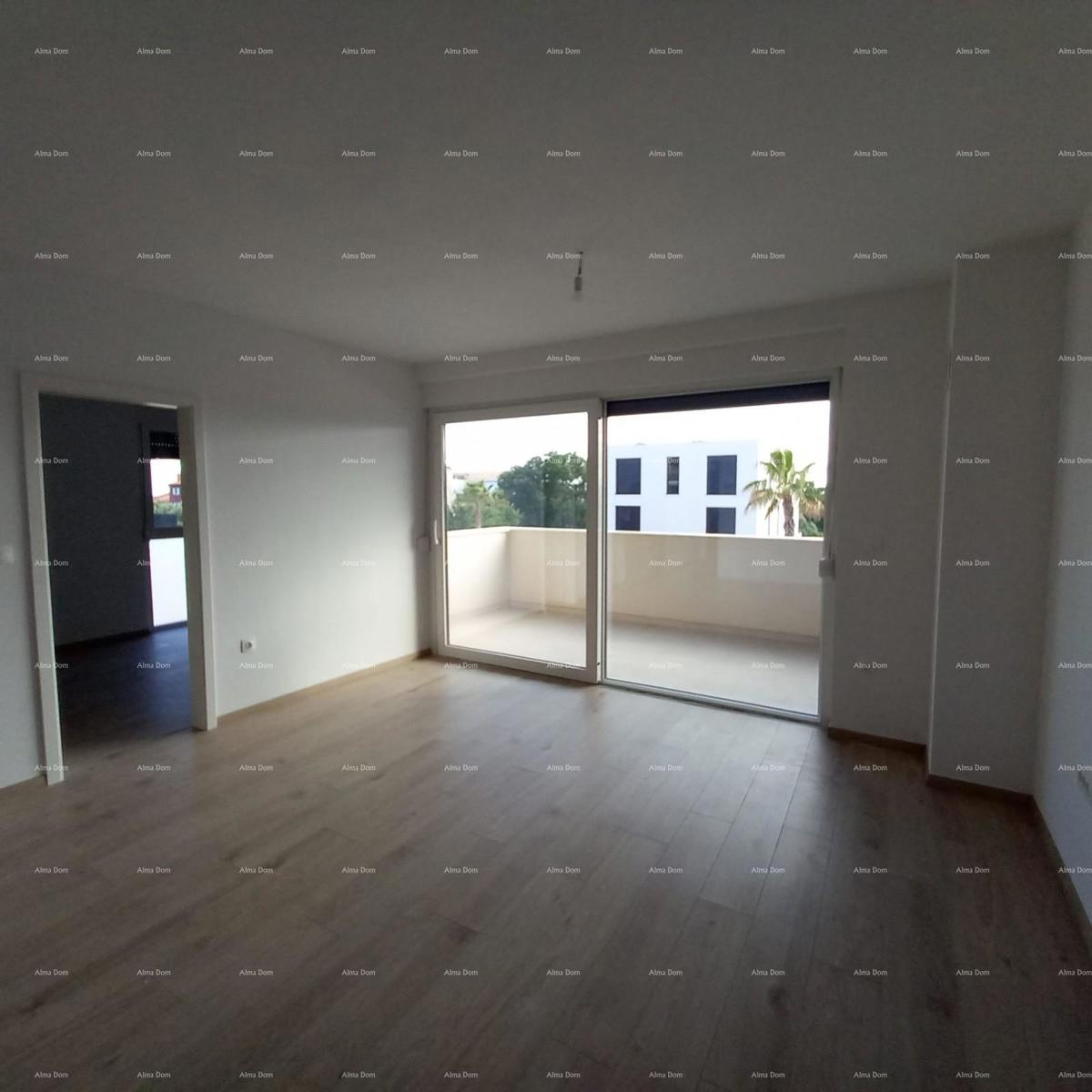 Nuova costruzione! Vendita di un appartamento con due camere da letto e garage. Vicinanza al mare! Medulin!