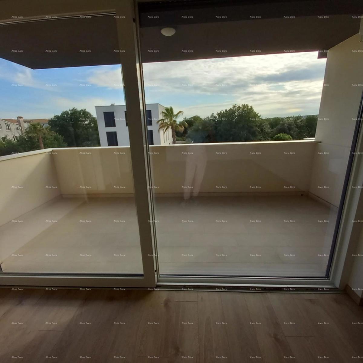 Nuova costruzione! Vendita di un appartamento con due camere da letto e garage. Vicinanza al mare! Medulin!