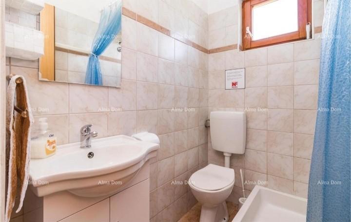 Casa con piscina in posizione tranquilla, Pula