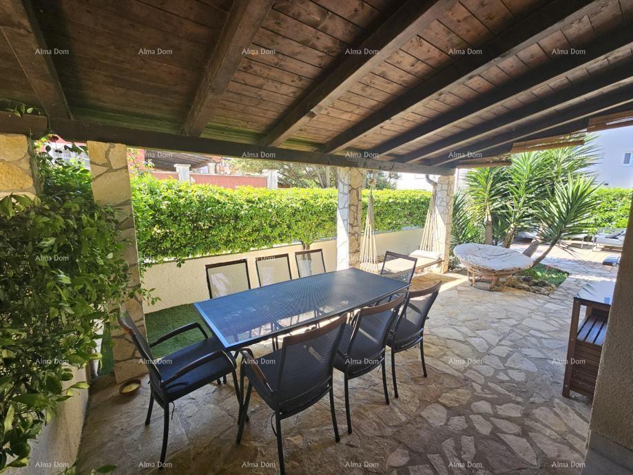 In vendita appartamento con ampio giardino, jacuzzi e terrazza coperta, Banjole!