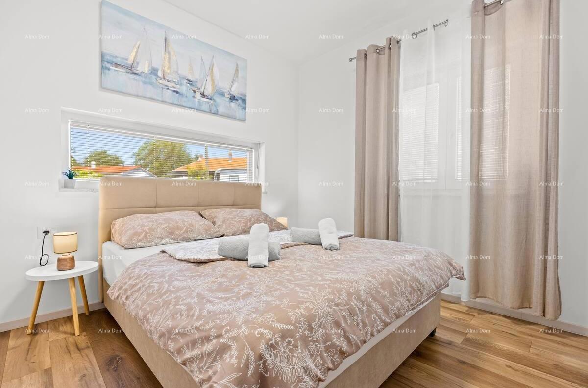 Pomer. Nuova villa indipendente con piscina.