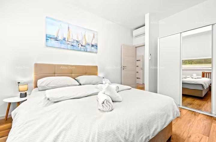 Pomer. Nuova villa indipendente con piscina.