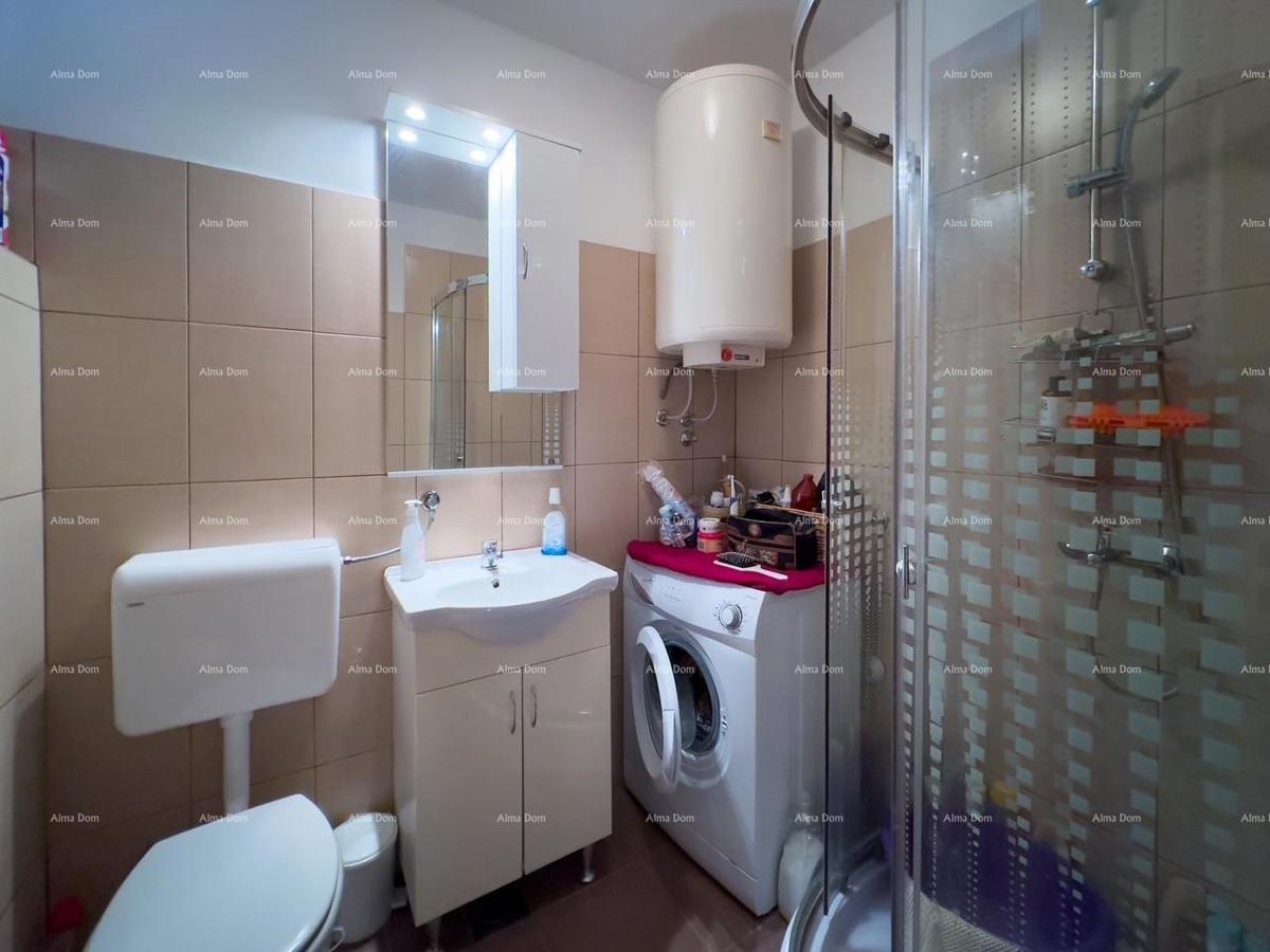 Vendiamo un appartamento a Duga Uvala vicino al mare.