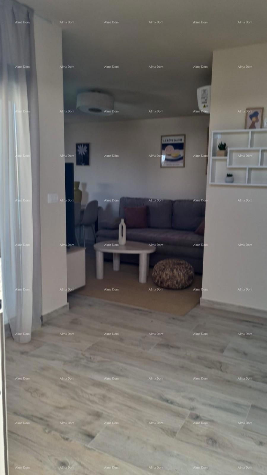 Appartamento moderno nel blocco E con posto auto e ripostiglio, vicino a Umago!