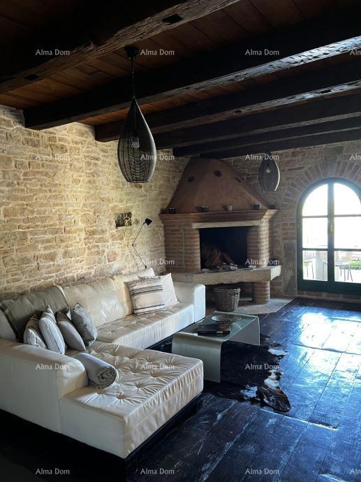 Villa di pietra elegante con piscina e fascino istriano – la combinazione perfetta di tradizione e lusso, Tinjan!