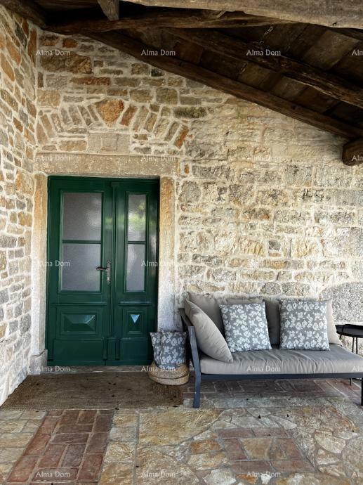 Villa di pietra elegante con piscina e fascino istriano – la combinazione perfetta di tradizione e lusso, Tinjan!