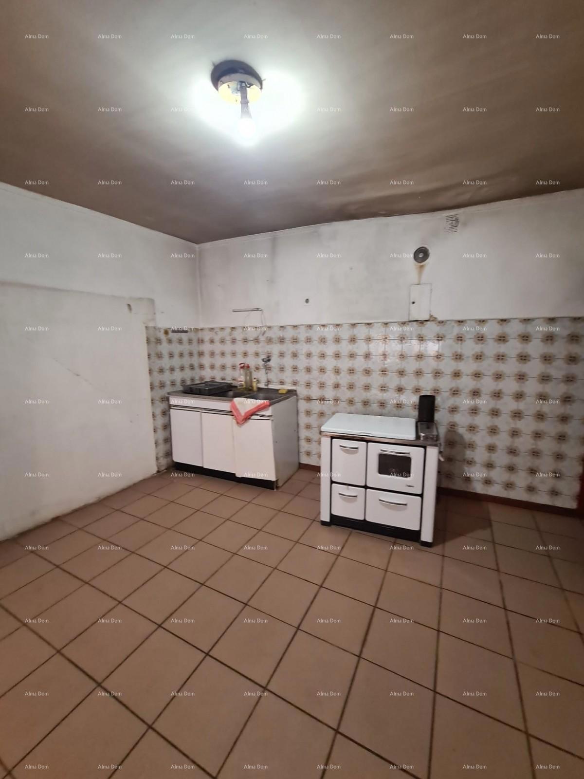 Casa, centro di Buje, 106 m²