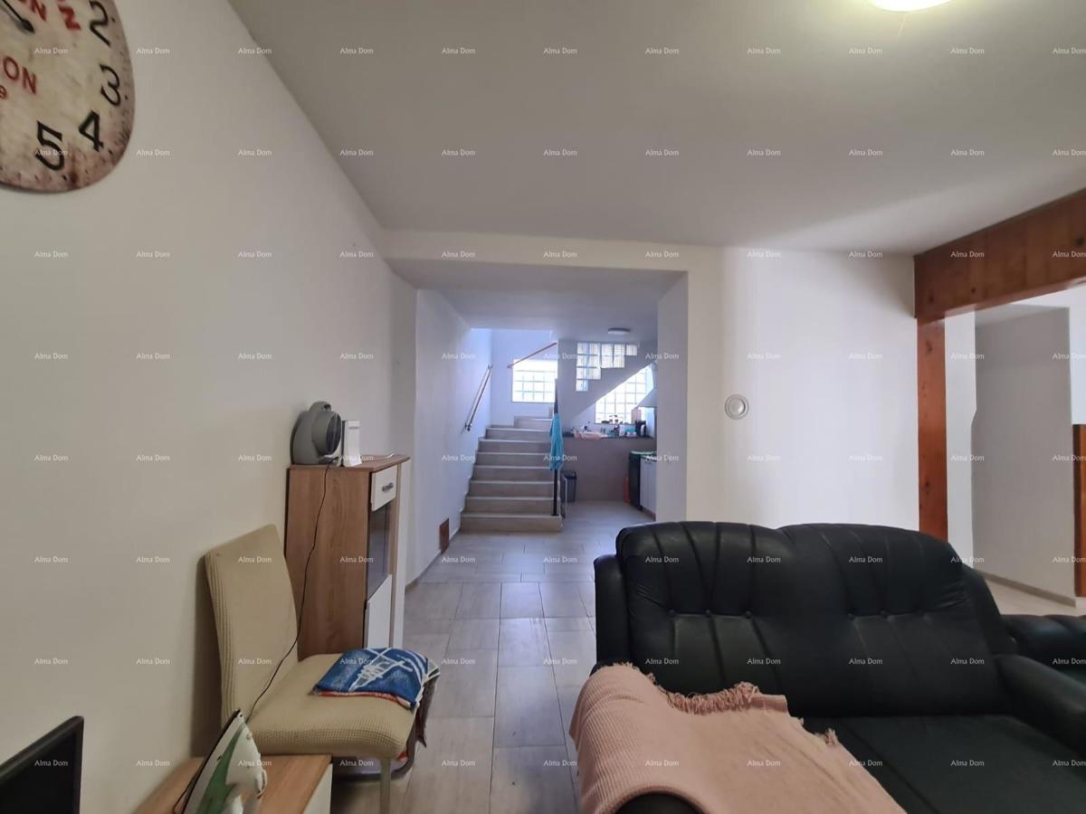 Eccellente opportunità! Vendita di una casa ristrutturata nel centro di Medulin! Vista mare!