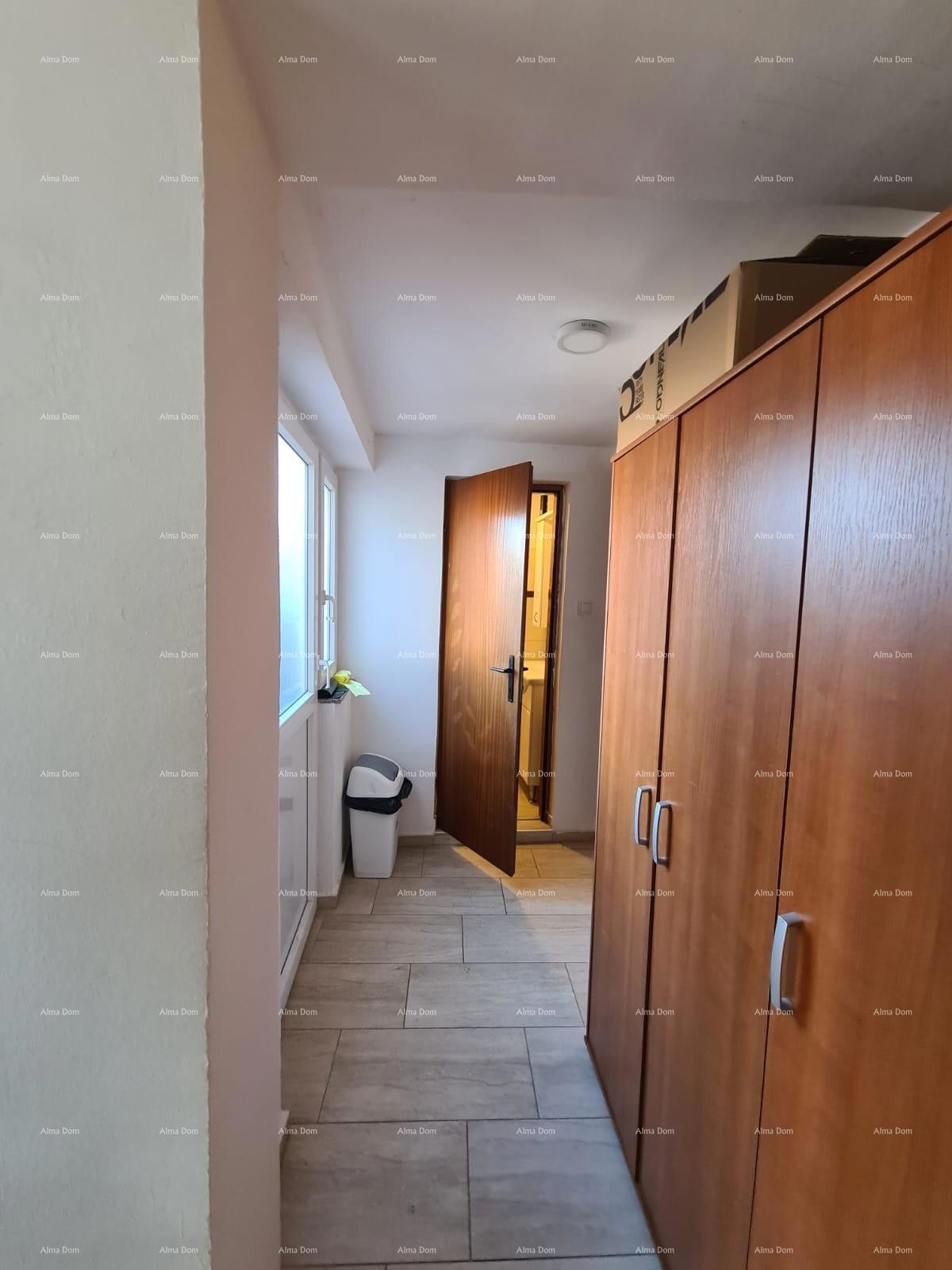 Eccellente opportunità! Vendita di una casa ristrutturata nel centro di Medulin! Vista mare!