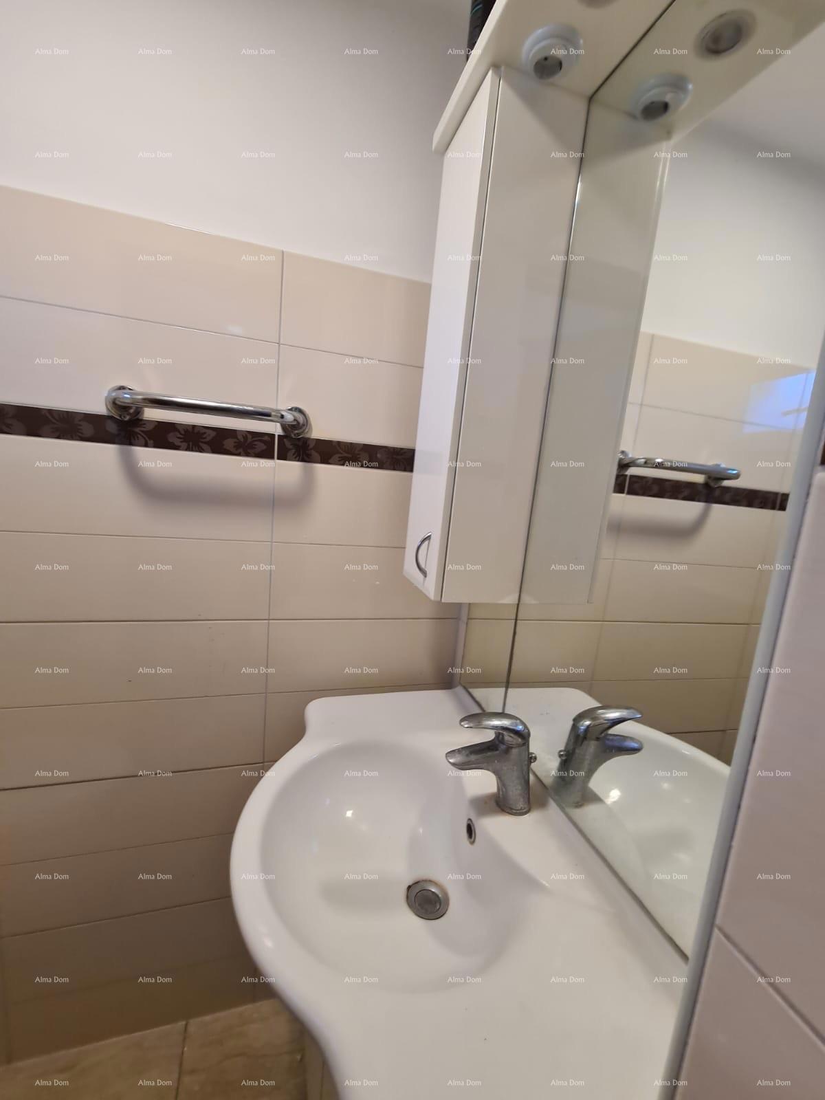 Eccellente opportunità! Vendita di una casa ristrutturata nel centro di Medulin! Vista mare!