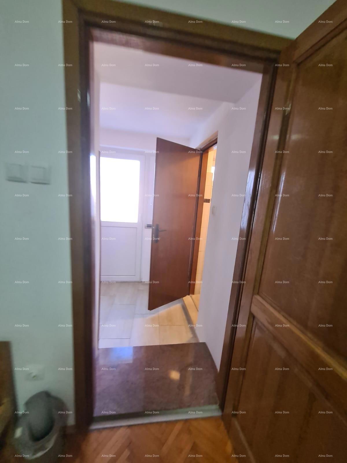 Eccellente opportunità! Vendita di una casa ristrutturata nel centro di Medulin! Vista mare!