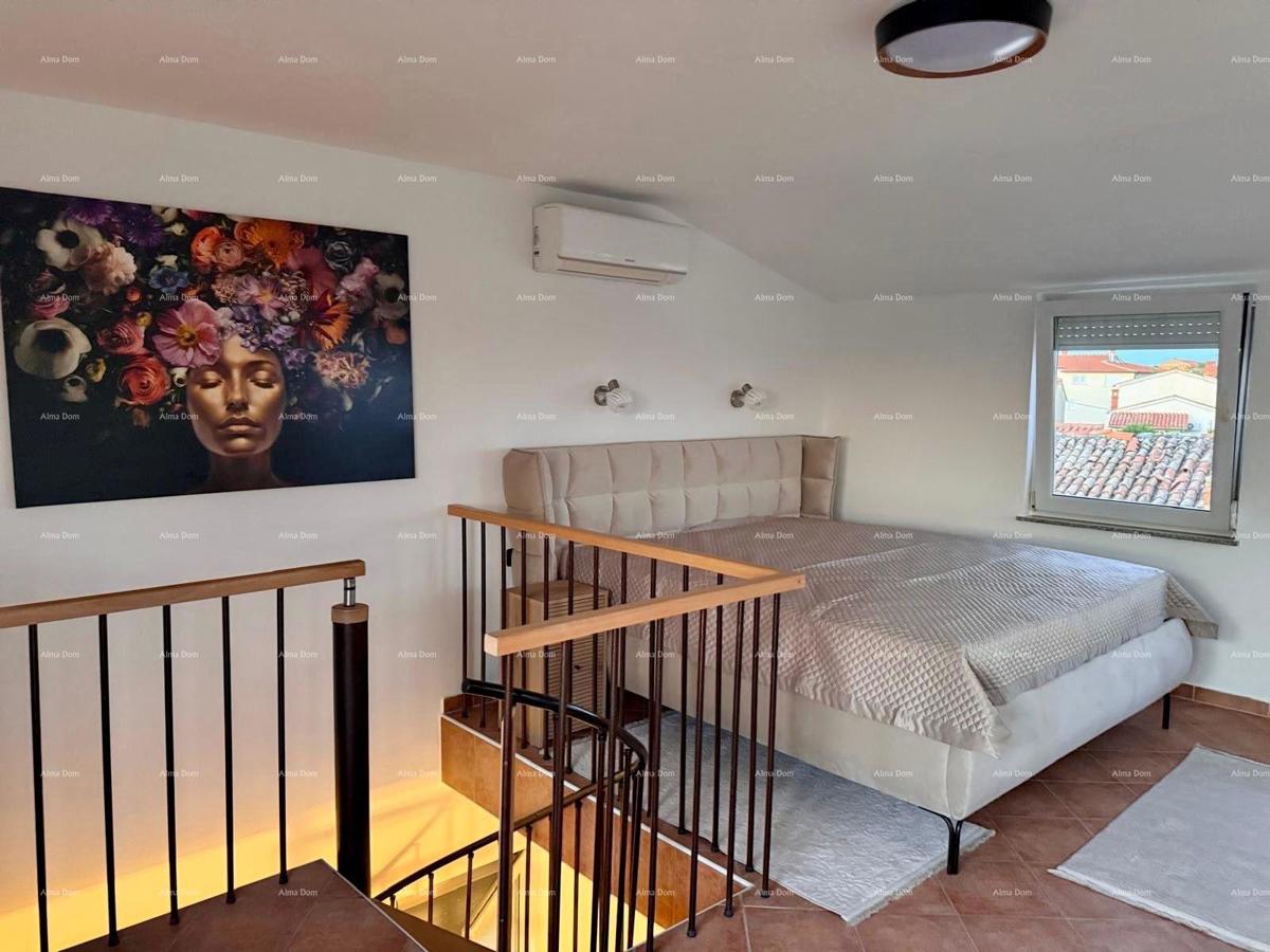 Vendita - casa ristrutturata in ottima posizione con due appartamenti e vista splendida, Medulin!