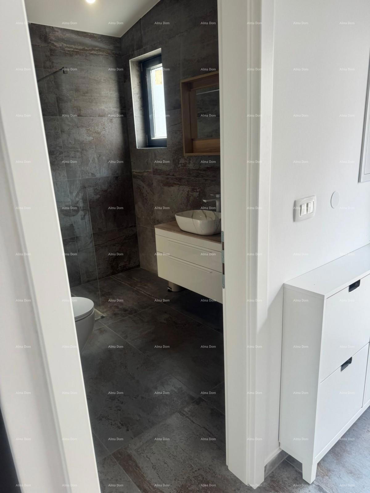 Vendita - doppia villa con piscina riscaldata, Poreč!