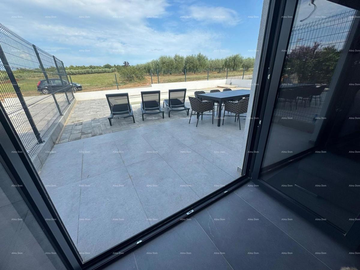 Vendita - doppia villa con piscina riscaldata, Poreč!