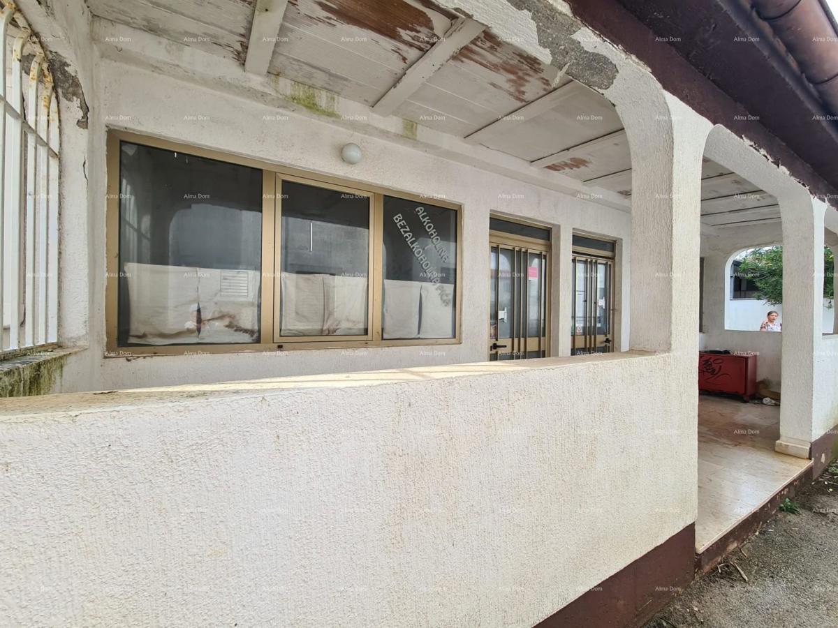 VODNJAN – SPAZIO COMMERCIALE / APPARTAMENTI AL PIANO TERRA DEL PALAZZO