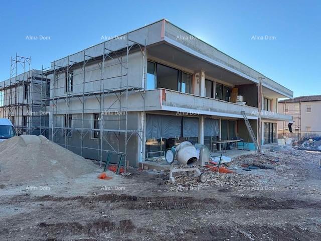 Sure! Please provide the title you would like me to translate into Italian.