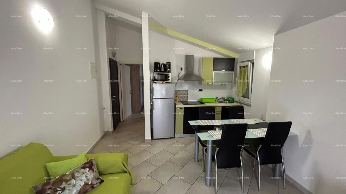 Pula Veli vrh. Vendiamo una casa con più appartamenti e piscina.