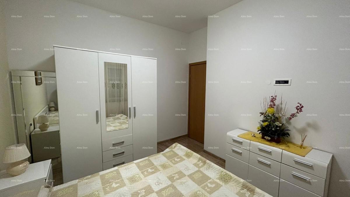 Pula Veli vrh. Vendiamo una casa con più appartamenti e piscina.