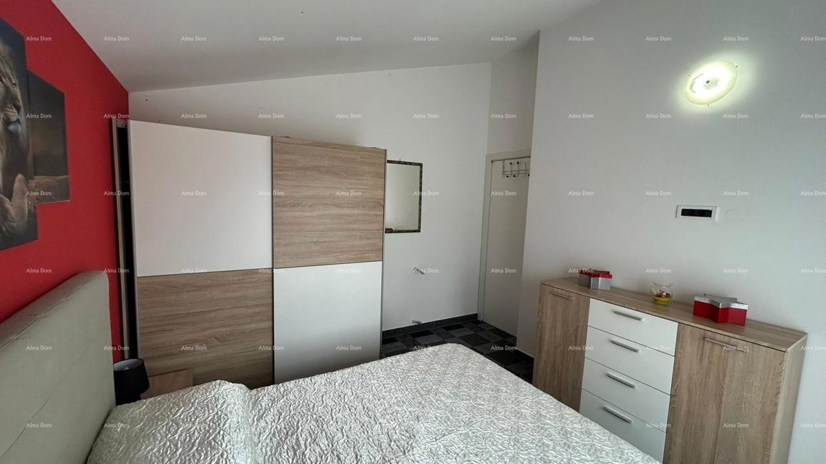 Pula Veli vrh. Vendiamo una casa con più appartamenti e piscina.