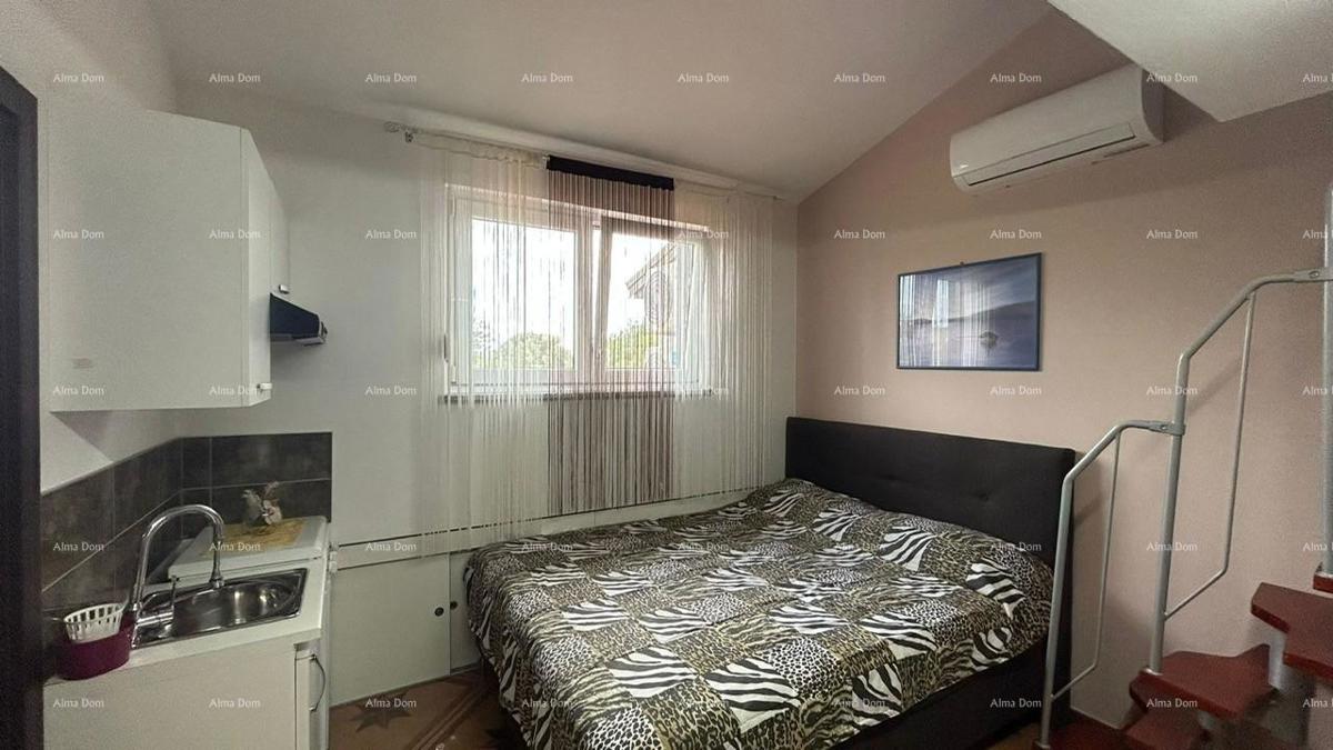 Pula Veli vrh. Vendiamo una casa con più appartamenti e piscina.