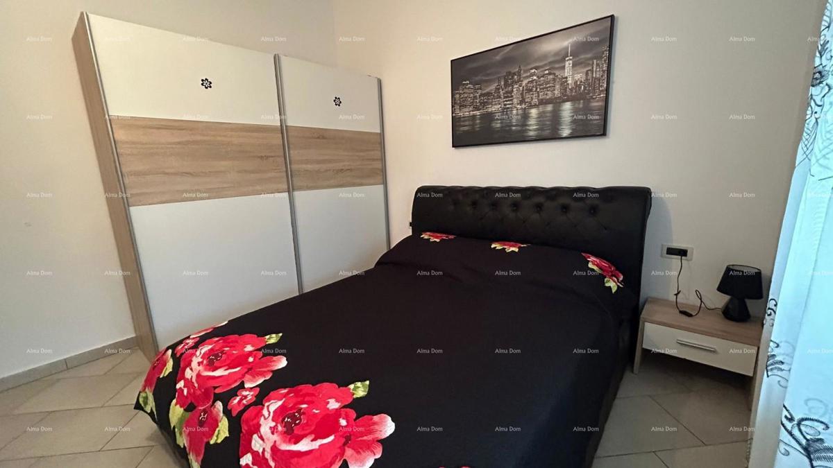 Pula Veli vrh. Vendiamo una casa con più appartamenti e piscina.