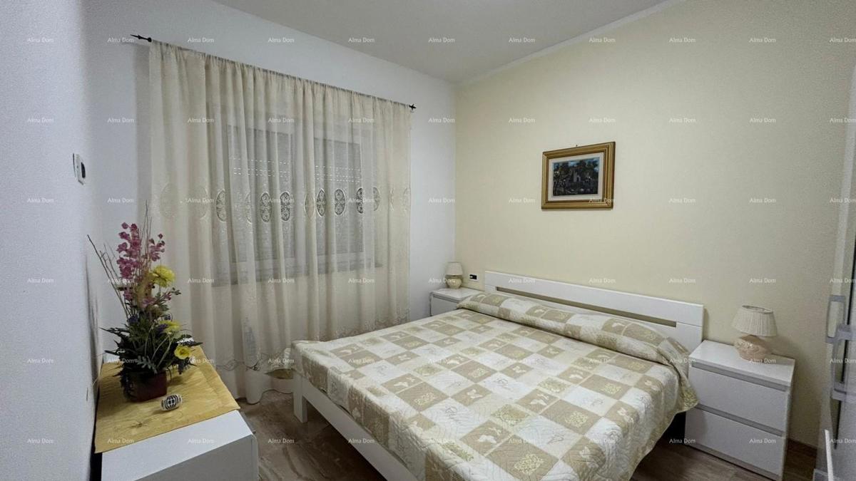 Pula Veli vrh. Vendiamo una casa con più appartamenti e piscina.