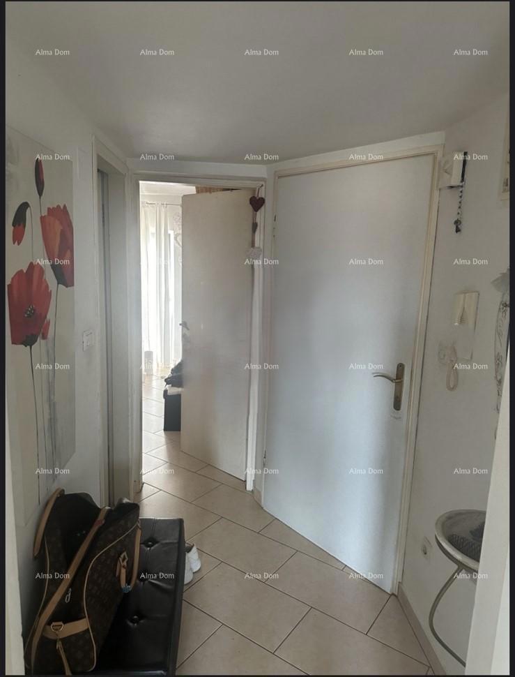 In vendita appartamento su due piani a Pola