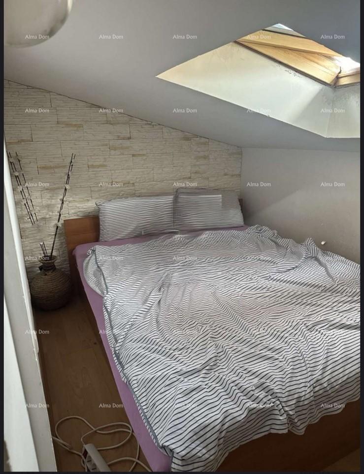 In vendita appartamento su due piani a Pola